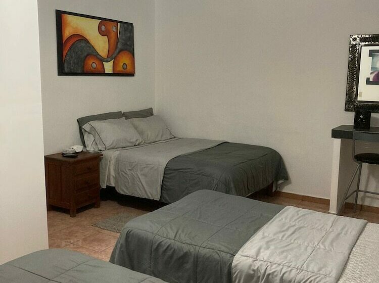 חדר משפחתי, Hostal Casa Blanca