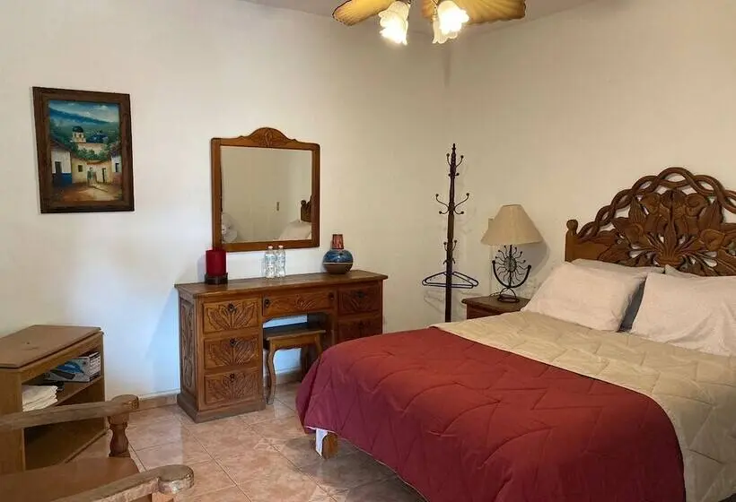 バス共有のスタンダードルーム, Hostal Casa Blanca