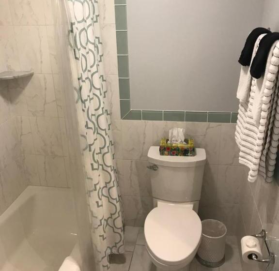 로얄 스위트, Elaine S Cape May Boutique