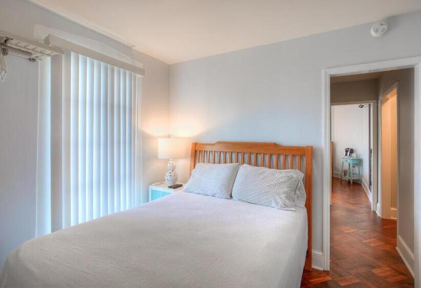 로얄 스위트, Elaine S Cape May Boutique