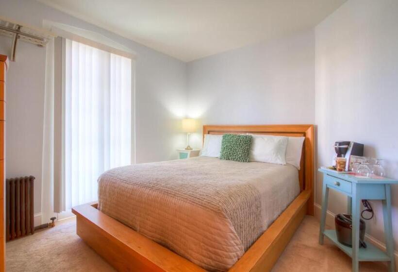 로얄 스위트, Elaine S Cape May Boutique