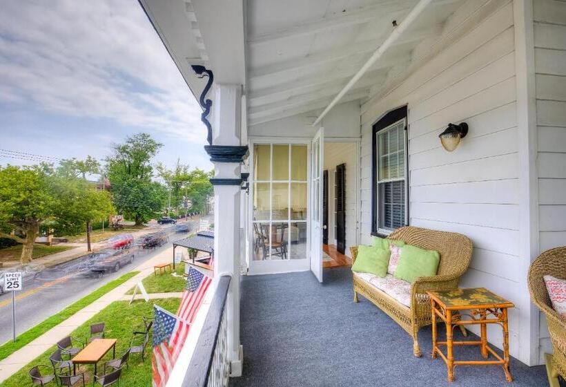 로얄 스위트, Elaine S Cape May Boutique