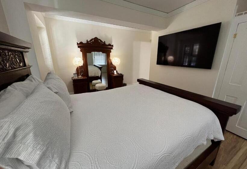 로얄 스위트, Elaine S Cape May Boutique