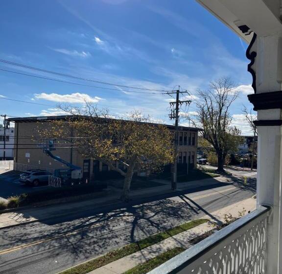 로얄 스위트, Elaine S Cape May Boutique