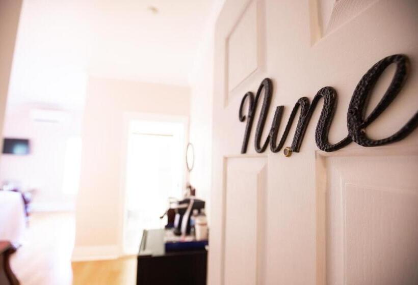 스탠다드 룸 킹사이즈 침대, Elaine S Cape May Boutique