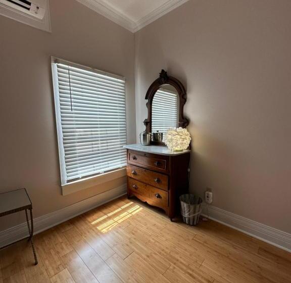 חדר סטנדרט עם מיטת קינג, Elaine S Cape May Boutique