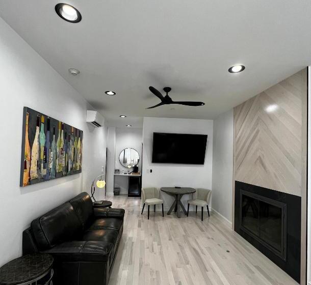 스탠다드 룸 킹사이즈 침대, Elaine S Cape May Boutique