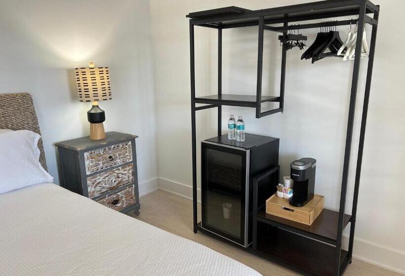 Номер Стандарт с Балконом, Elaine S Cape May Boutique