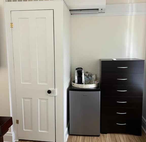 로얄 스위트, Elaine S Cape May Boutique