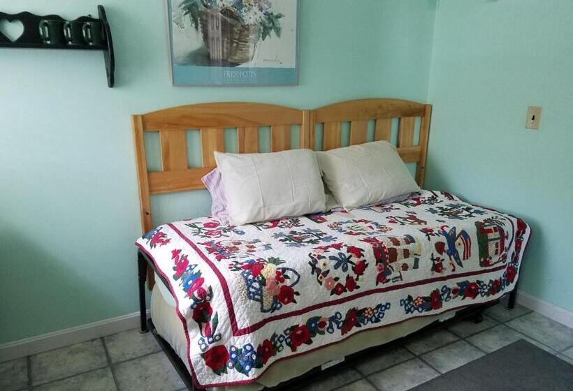 Family Suite, Crosswinds Motel