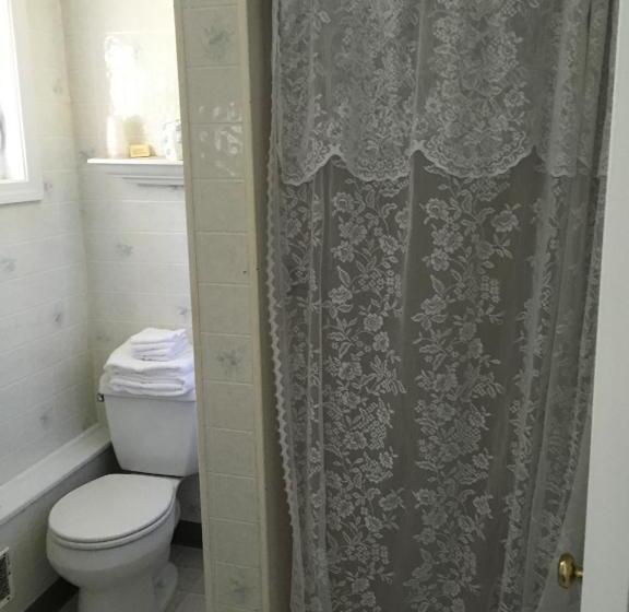 Студия Стандарт, Crosswinds Motel