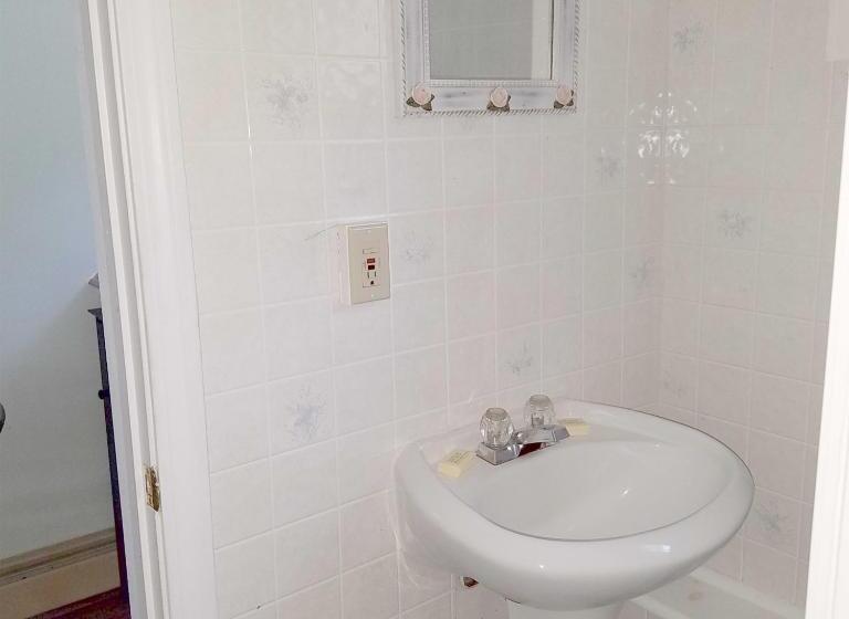 Номер Стандарт, Crosswinds Motel