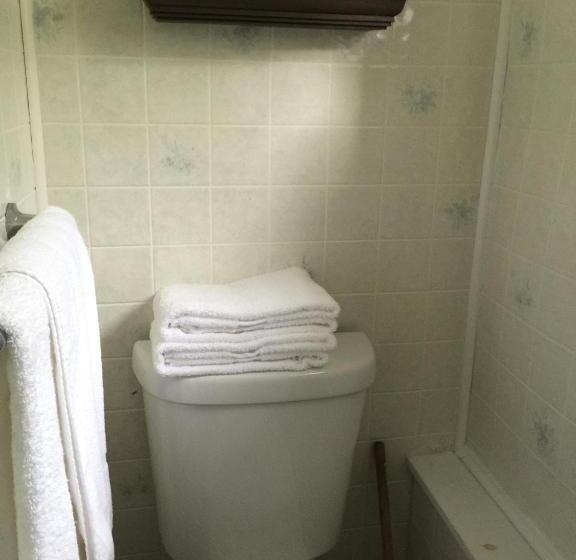 Номер Стандарт, Crosswinds Motel