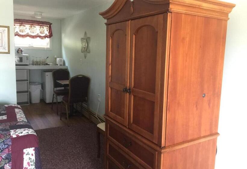 Номер Стандарт, Crosswinds Motel