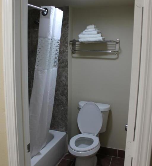 Номер Deluxe, American Inn & Suites