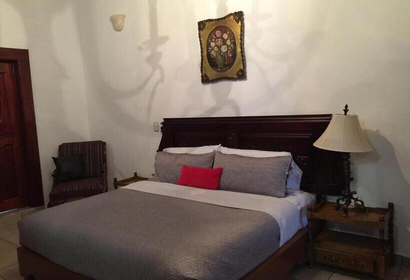 מיטת קינג בסוויטה, Mansion Real