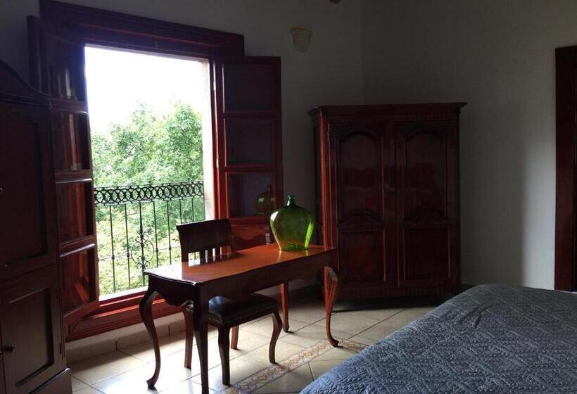 מיטת קינג בסוויטה, Mansion Real