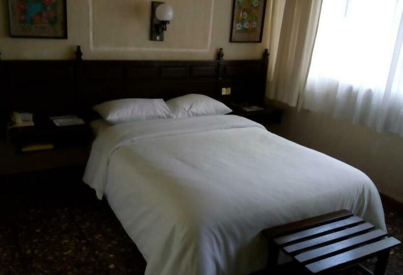 חדר אקונומי, Mi Ranchito