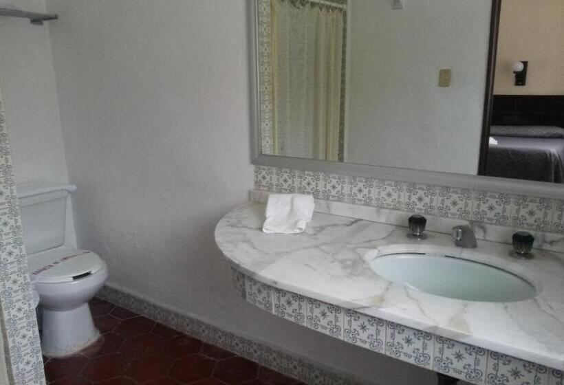 חדר סופריור לשלושה, Mi Ranchito