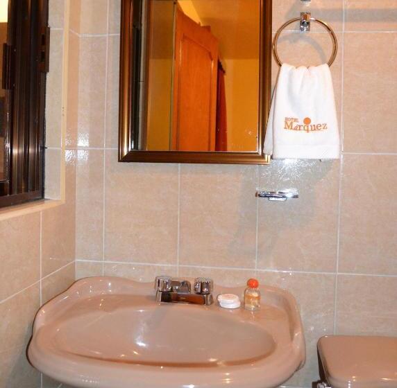 スタンダードルーム, Márquez