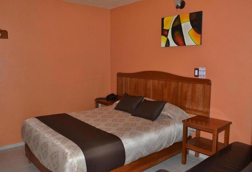 スタンダードルーム, Márquez