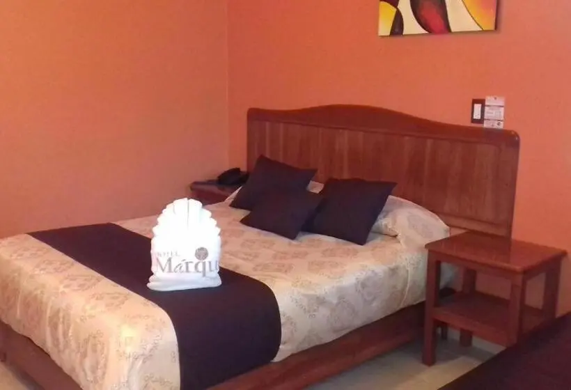 Standard-huone, Márquez