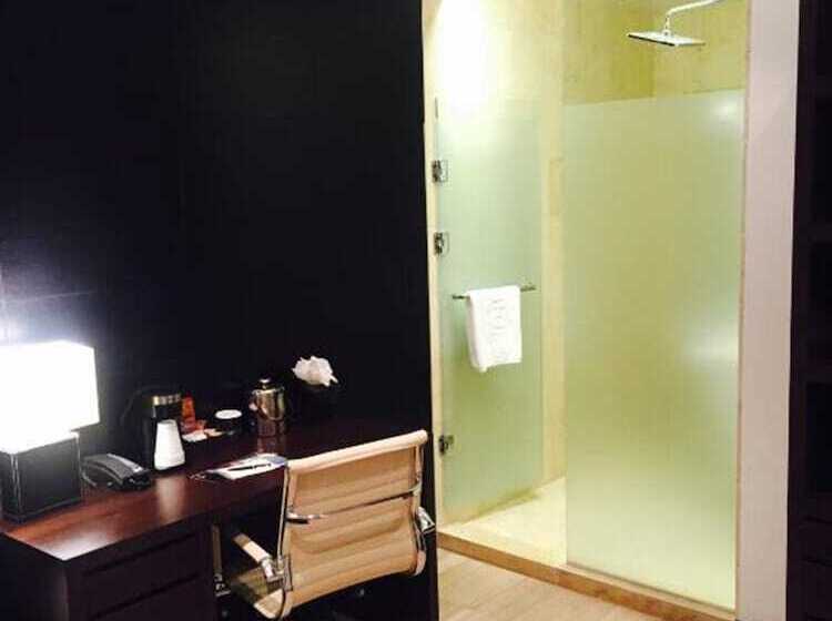 基本间, The One Boutique