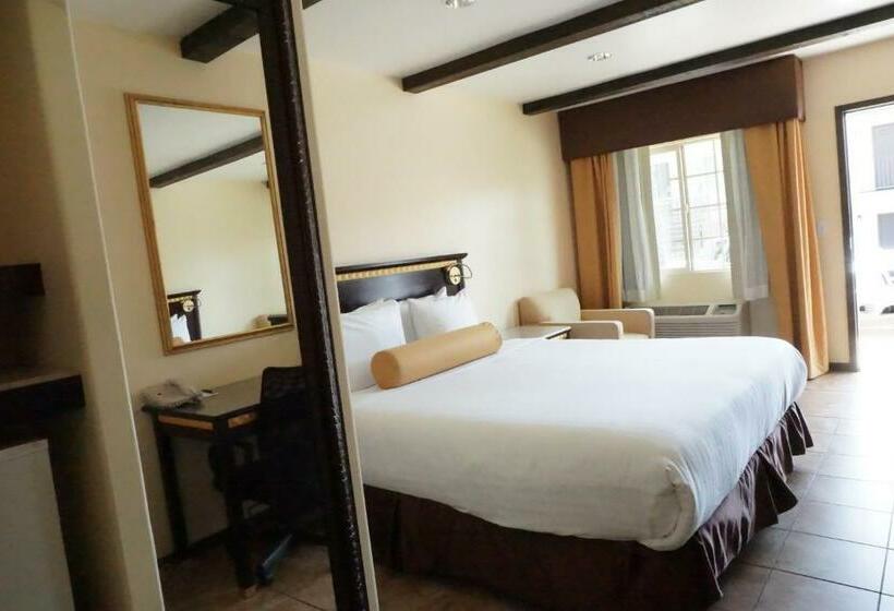 غرفة قياسية سرير كينج, Tuscan Garden Inn