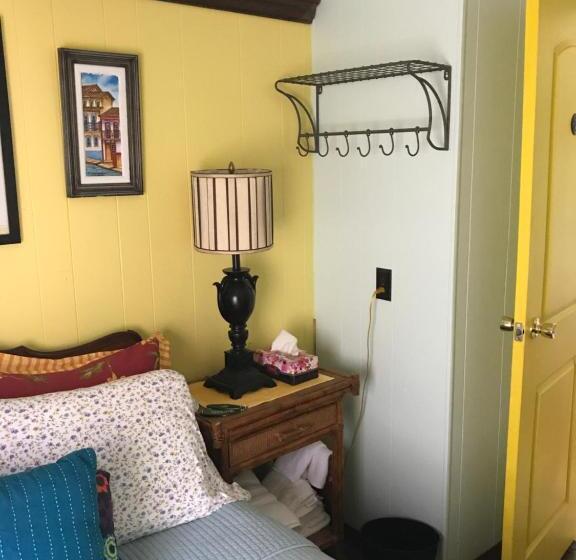 غرفة قياسية, Klutina Kate S B&b