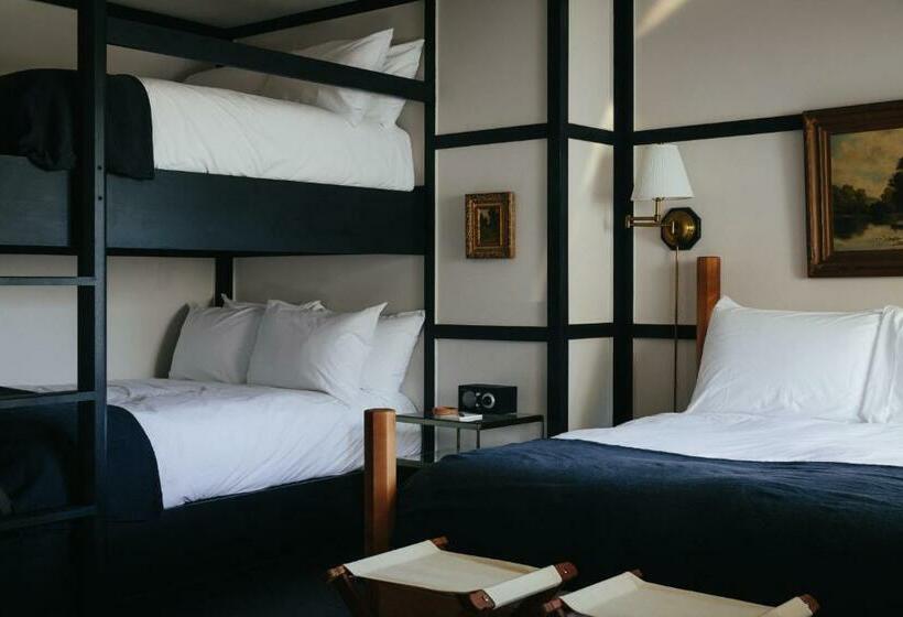 Quarto Triplo Deluxe, Brentwood