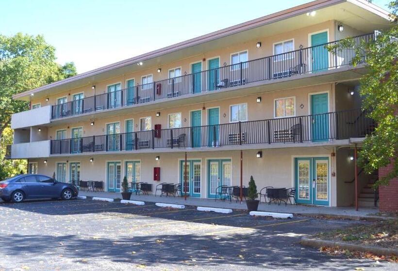 חדר סטנדרט עם מיטת קינג, Cascades Inn