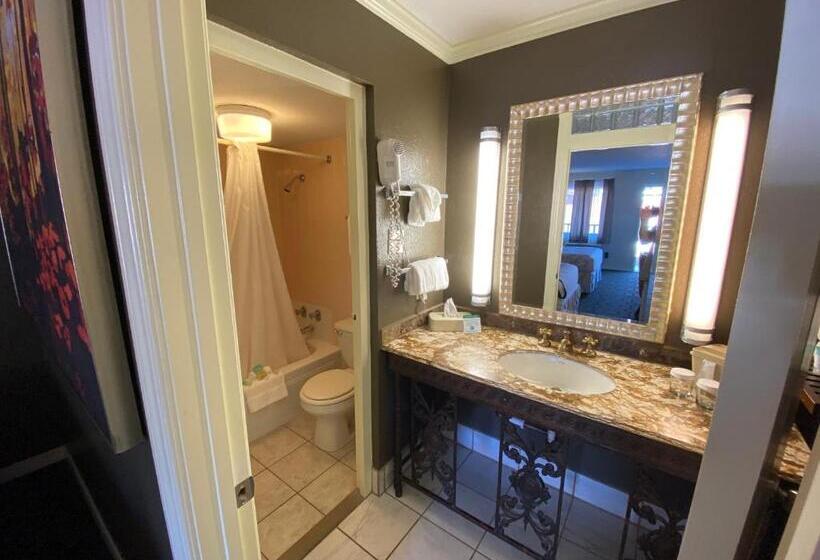 חדר דחוקס עם מיטת קינג, Cascades Inn