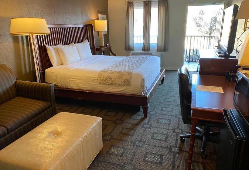 חדר דחוקס עם מיטת קינג, Cascades Inn