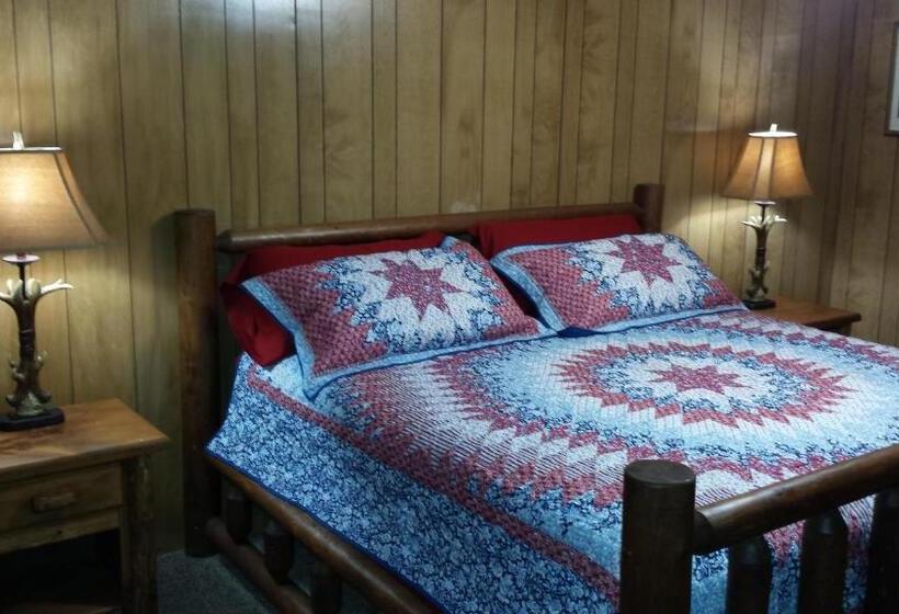 Хижина, Two Rivers Lodge