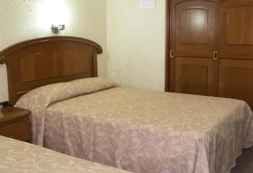 2ダブルベッドのスタンダードルーム, Nuevo Hotel Alameda De Uruapan