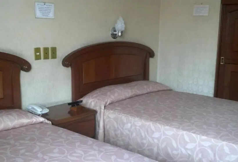 2ダブルベッドのスタンダードルーム, Nuevo Hotel Alameda De Uruapan