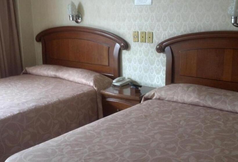 ２ダブルベッドのスタンダードルーム, Nuevo Hotel Alameda De Uruapan