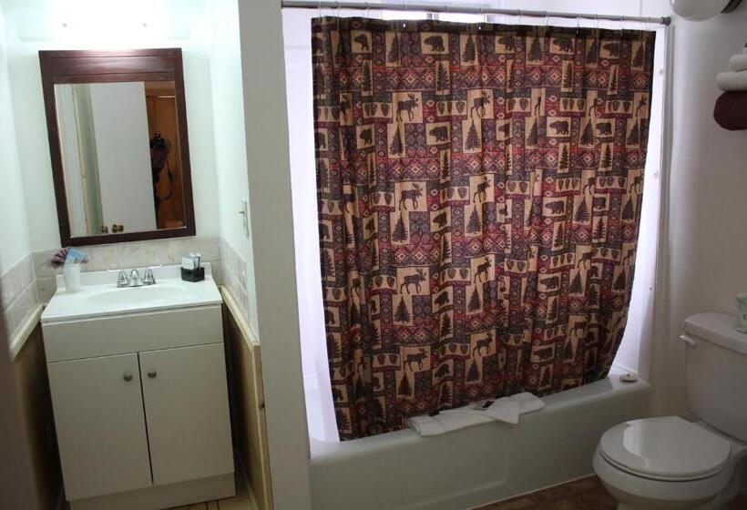 ２ダブルベッドのスタンダードルーム, Trail S End Motel Downtown Lewistown