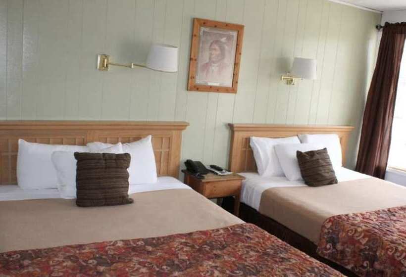 ２ダブルベッドのスタンダードルーム, Trail S End Motel Downtown Lewistown
