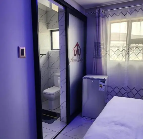 デラックススタジオ, Duplessis Lodge