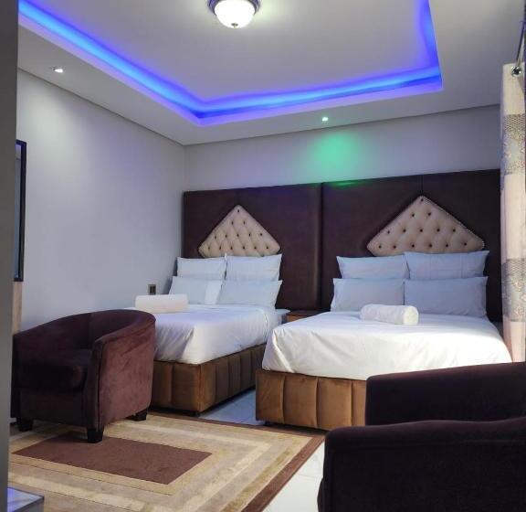 家庭间, Duplessis Lodge