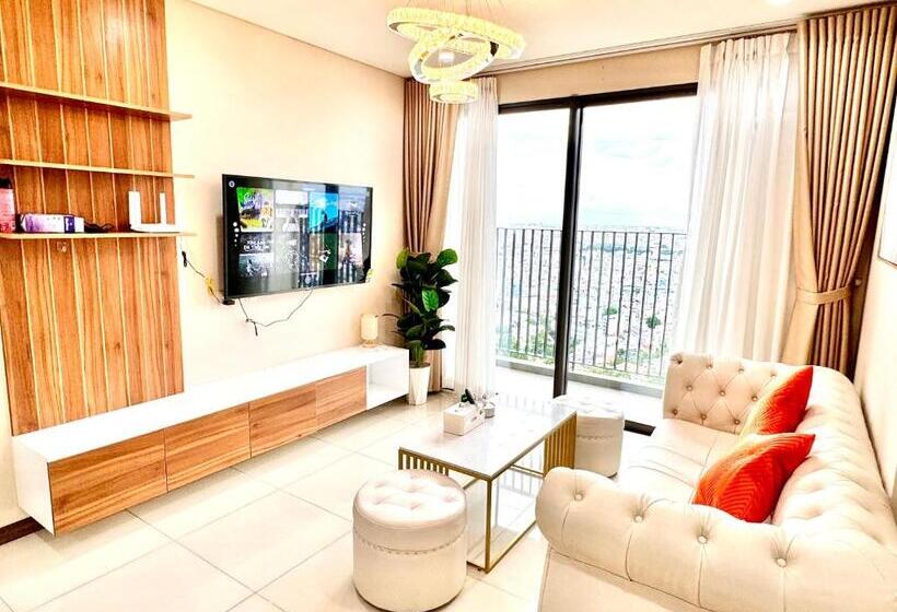 2 Bedroom Apartment with Views, The Rio House Centrosa 3