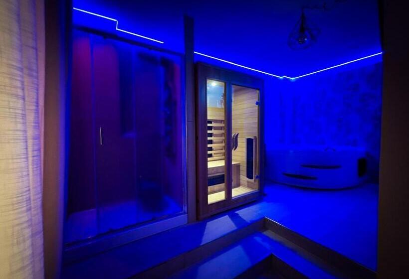 Номер Стандарт с Гидромассажем, Garibaldi Suite