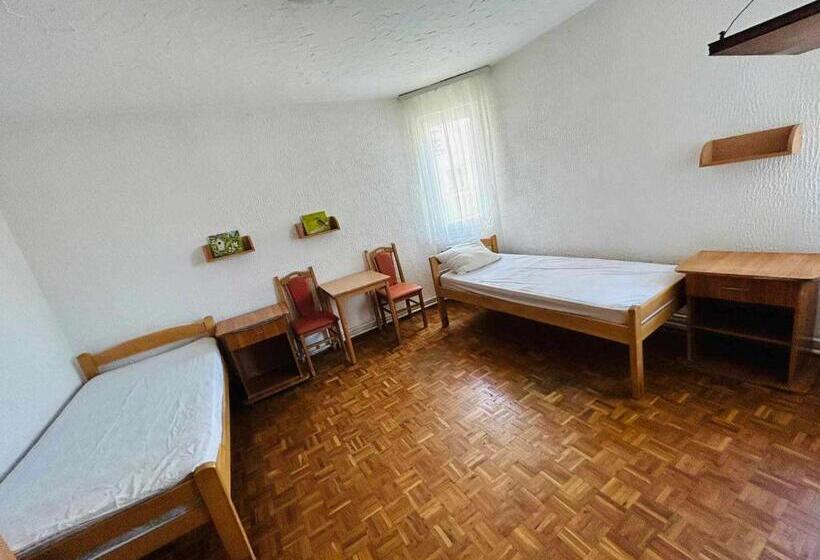 اتاق استاندارد, Rooms For Rent Sara