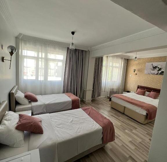 سوئیت با بالکن, Ararat