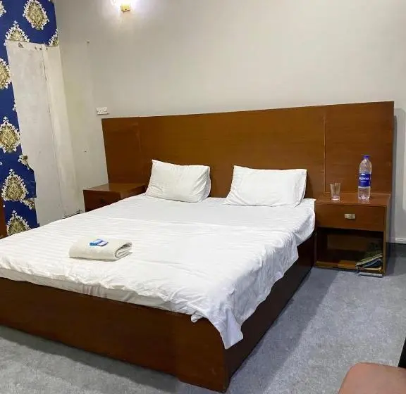 اتاق اکونومی, Durrani Executive Islamabad F10