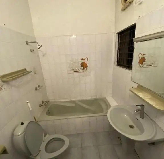 اتاق لوکس با تخت بزرگ, Durrani Executive Islamabad F10