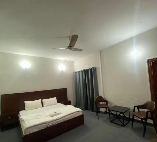 اتاق لوکس با تخت بزرگ, Durrani Executive Islamabad F10