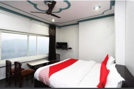 غرفة قياسية مطلة على الجبل, Sun City