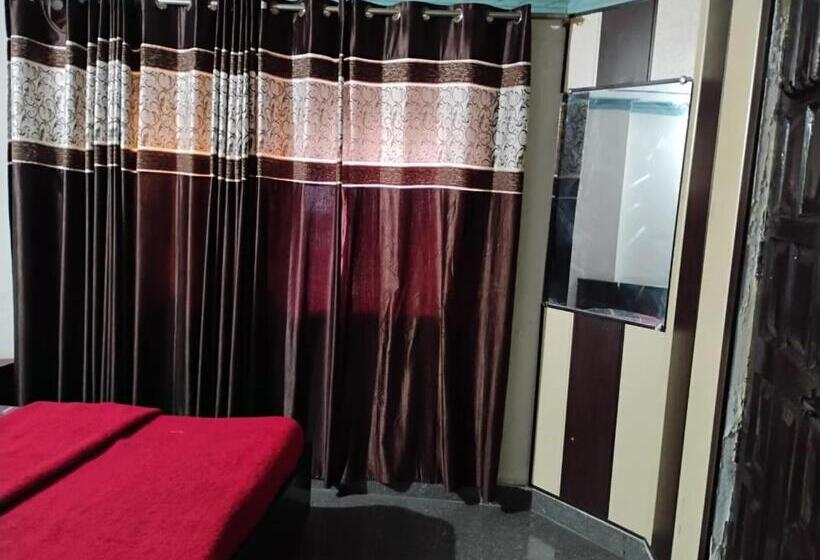 غرفة أساسية ثلاثية, Sun City